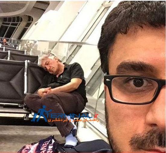 خوابیدن کیانیان در فرودگاه آذربایجان +عکس