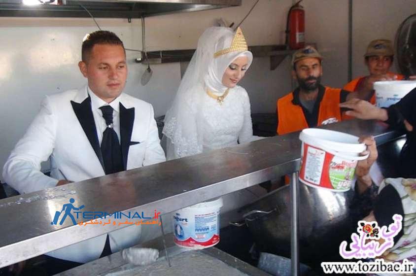 عروس داماد ترکیه ای جشن ازدواجشان را برای 4000 پناهنده برگزار کردند