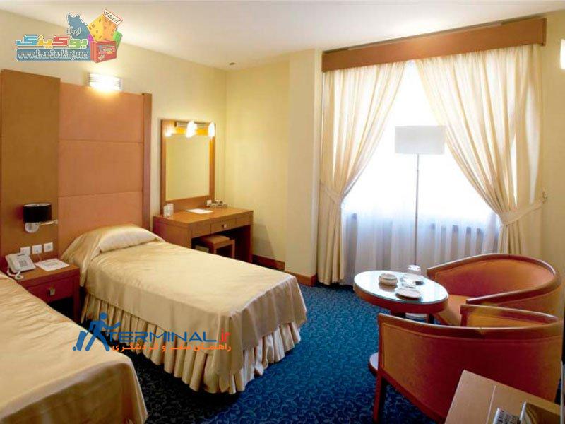 royal-hotel-shiraz-room.jpg (800×600)