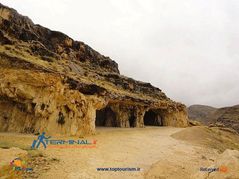 عکس سنگ اشکن بزرگترین غار دست ساز ایران