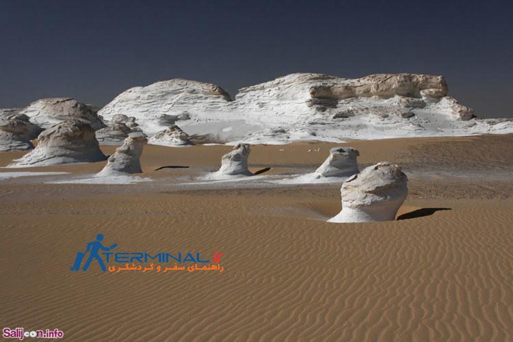 white-desert-in-egypt-1600x1066